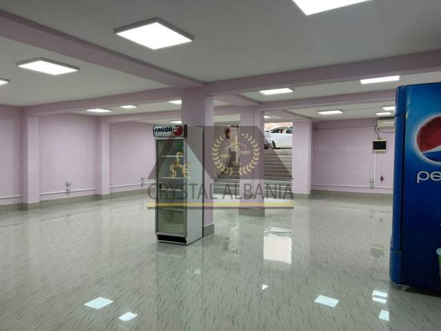 Tirane, jepet me qera ambjent biznesi Kati 0, 130 m² 800 Euro (Xhamia e Tabakeve)