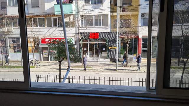 Tirane, jap me qera apartament 2+1+BLK Kati 3, 124 m² 650 Euro (siper bankes Credins, Komuna e Parisit)