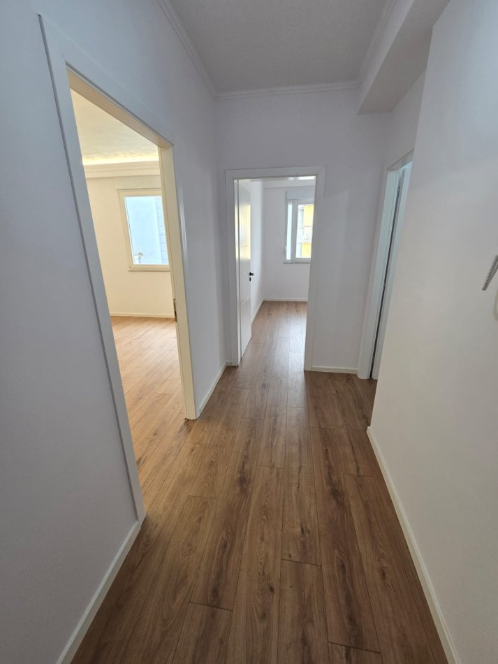Tirane, shes 2+1+Aneks+Ballkon Kati 7, 210.000 € (rruga Kavajes)