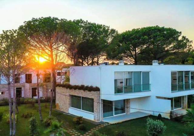 Gjiri Lalezit, shes Vile 340 m² 450.000 Euro (San Pietro)