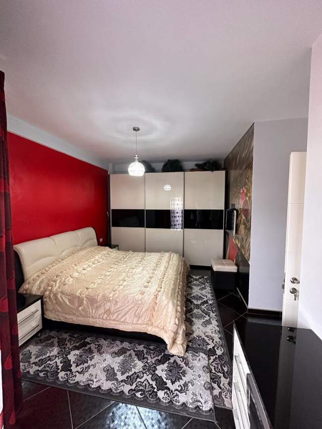 Tirane, jepet me qera apartament 3+1+BLK Kati 4, 125 m² 750 Euro (Karl Gega)