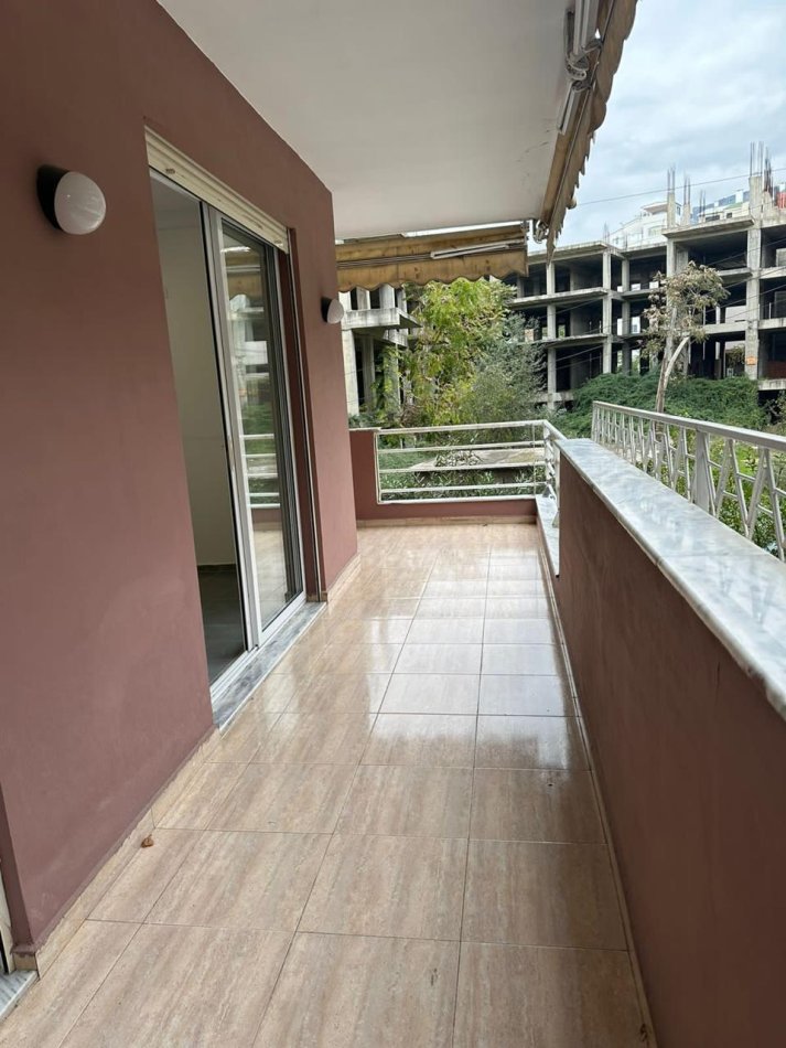Apartament + Dyqan per shitje ne Fresk