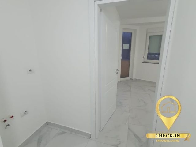 Tirane, jepet me qera ambjent biznesi Kati 0, 75 m² 450 Euro (Fusha e Aviacionit)