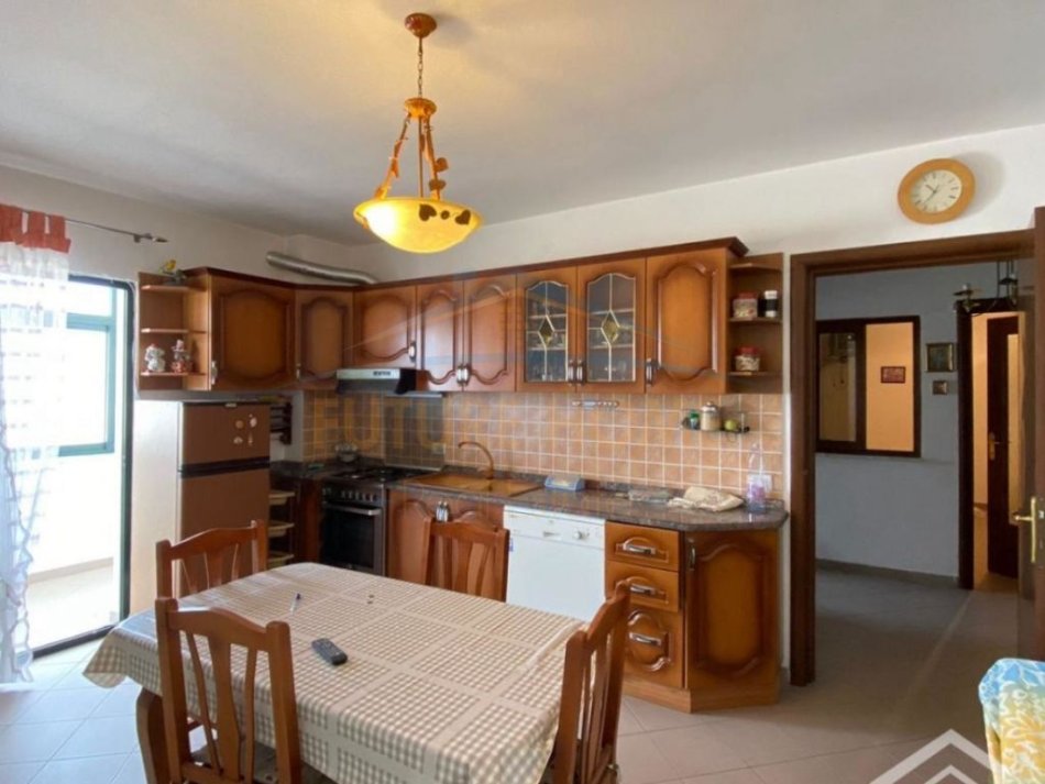 Durres, jepet me qera apartament 2+1+Ballkon Kati 7, 90 m² 300 € (Hysen Kertusha)