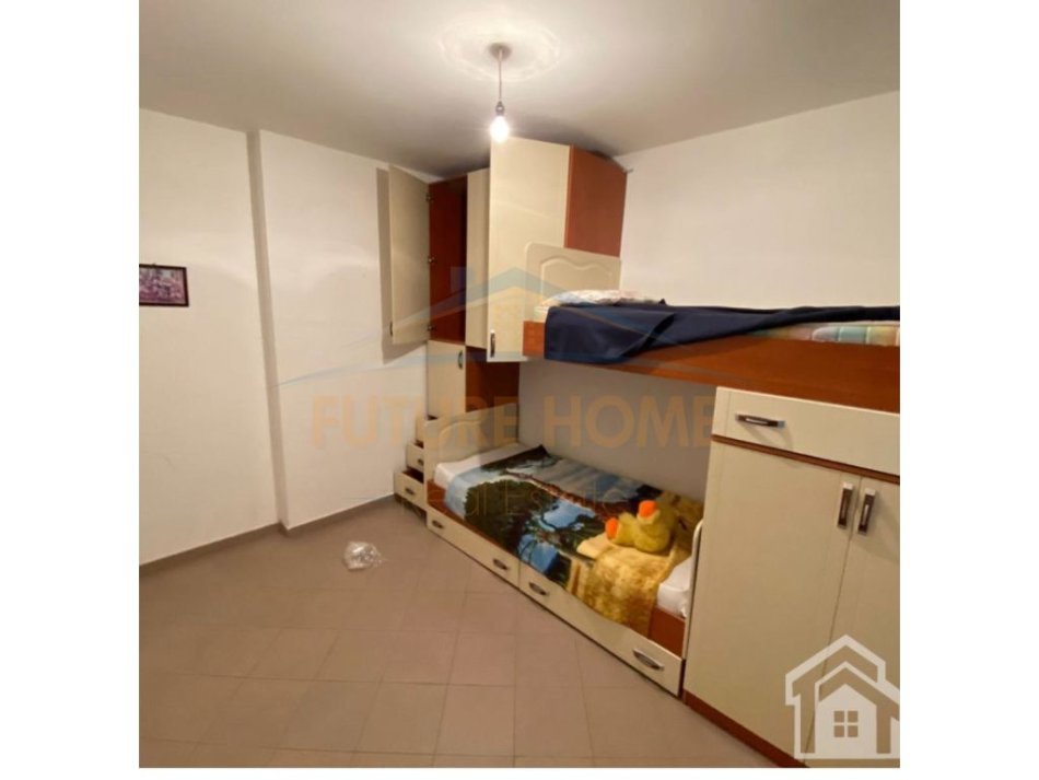 Durres, jepet me qera apartament 2+1+Ballkon Kati 7, 90 m² 300 € (Hysen Kertusha)
