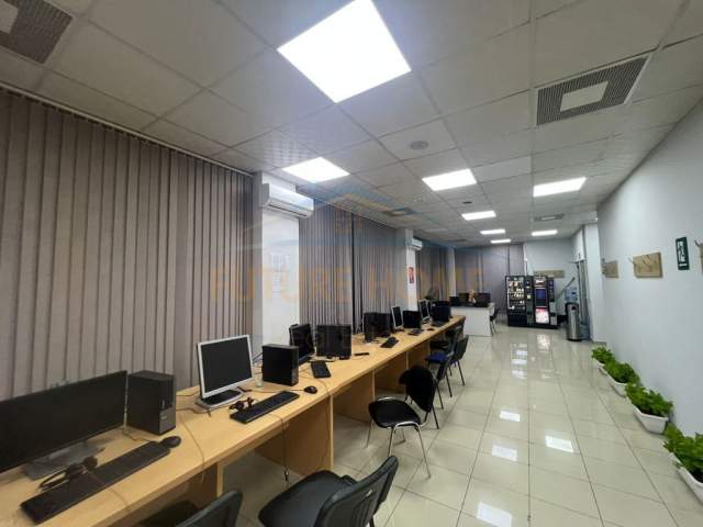 Shqiperi, shes ambjent biznesi Kati 1, 373 m² 1.000.000 Euro (Rruga e Kavajes)