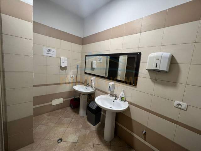 Shqiperi, shes ambjent biznesi Kati 1, 373 m² 1.000.000 Euro (Rruga e Kavajes)