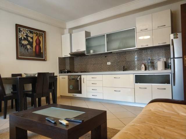 Tirane, jepet me qera apartament 1+1+BLK Kati 3, 70 m² 550 Euro (rruga Islam Alla)