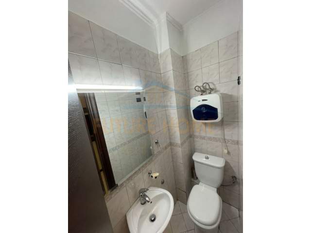 Tirane, jepet me qera apartament 2+1+A+BLK Kati 2, 110 m² 700 Euro (ISH EKSPOZITA)