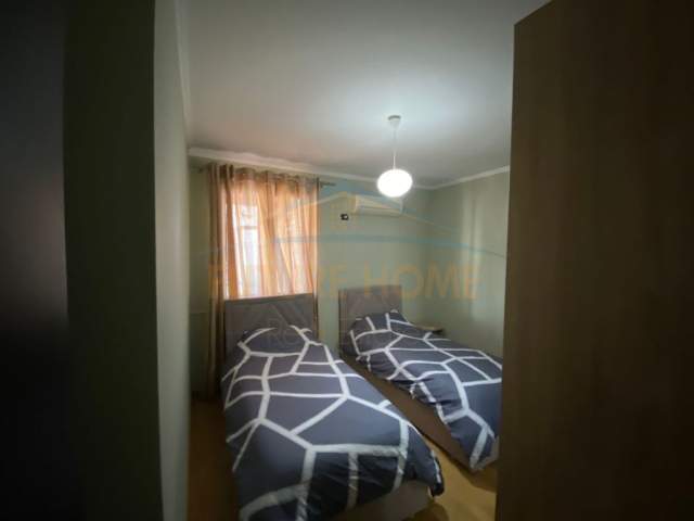 Tirane, jepet me qera apartament 2+1+BLK Kati 5, 90 m² 850 Euro (Selvia)