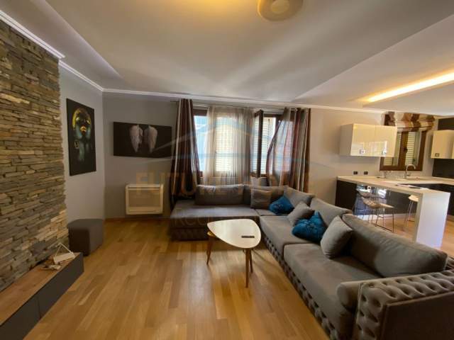Tirane, jepet me qera apartament 2+1+BLK Kati 5, 90 m² 850 Euro (Selvia)
