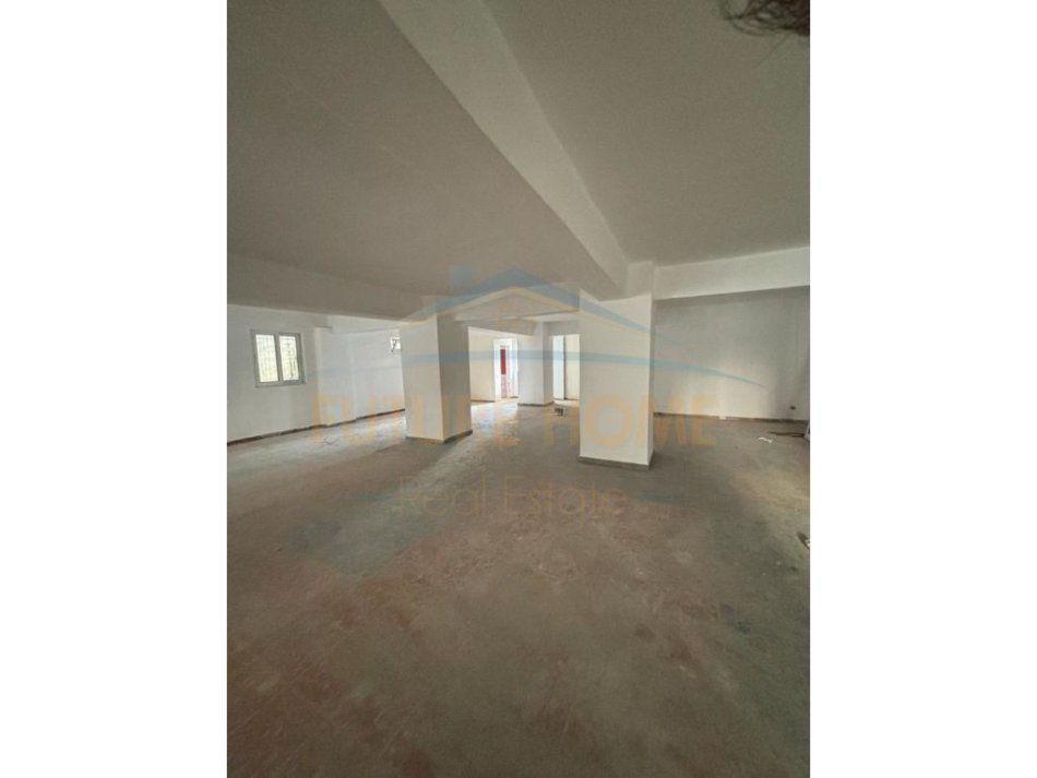 Durres, shitet ambjent biznesi Kati 0, 148 m² 118.000 € (Spitali Rajonal, Durres)