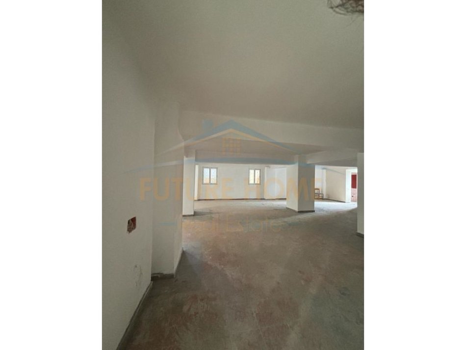 Durres, shitet ambjent biznesi Kati 0, 148 m² 118.000 € (Spitali Rajonal, Durres)