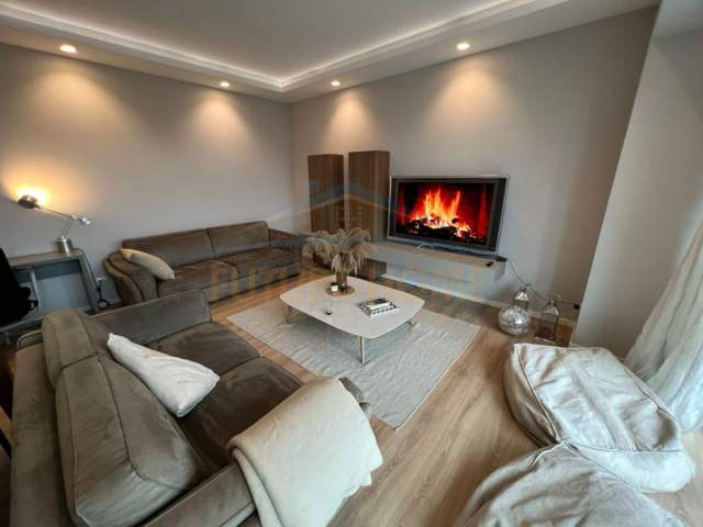 Tirane, shitet apartament 2+1 Kati 19, 150 m² 2.500 Euro (Air Albania)