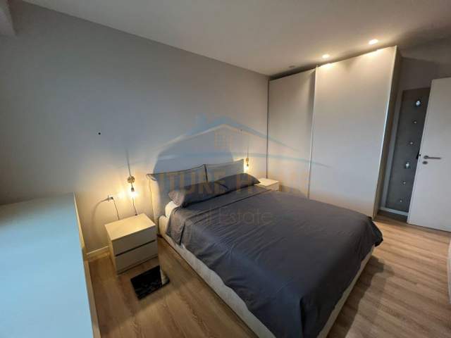 Tirane, shitet apartament 2+1 Kati 19, 150 m² 2.500 Euro (Air Albania)