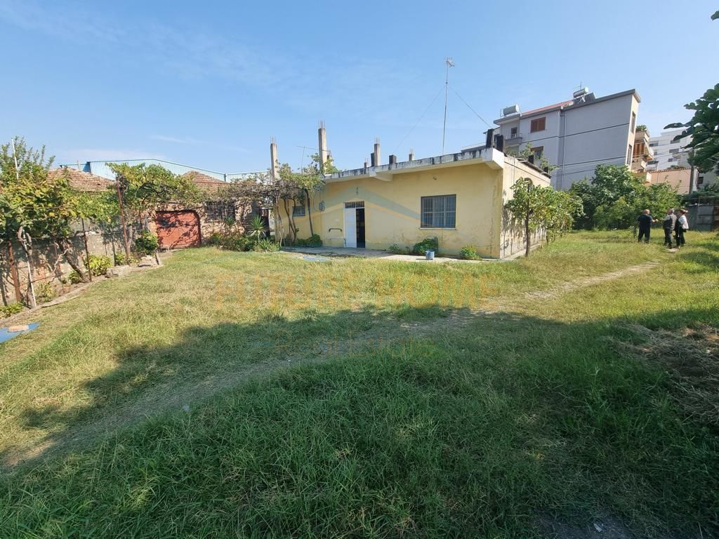 Shitet, Shtepi Private, Shkozet, Durres