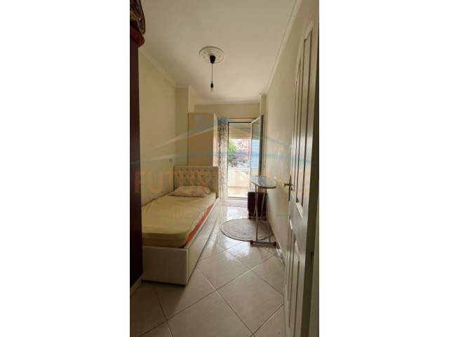 Tirane, jepet me qera apartament 2+1+BLK Kati 2, 58 m² 300 Euro (Rruga e Thesarit)