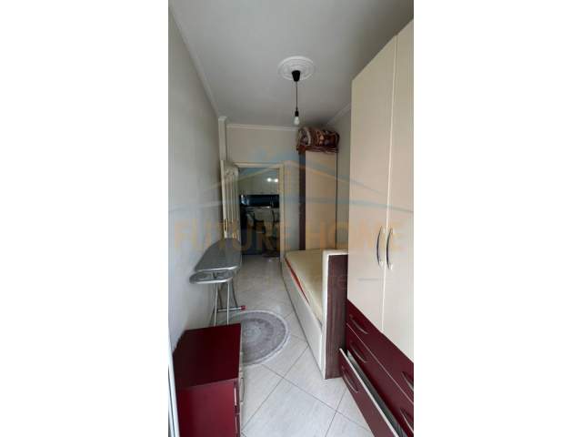Tirane, jepet me qera apartament 2+1+BLK Kati 2, 58 m² 300 Euro (Rruga e Thesarit)