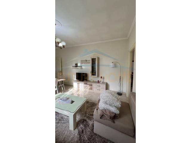 Tirane, jepet me qera apartament 2+1+BLK Kati 2, 58 m² 300 Euro (Rruga e Thesarit)