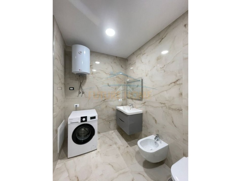 Tirane, jepet me qera apartament 2+1 Kati 2, 135 m² 850 € (Rruga Kopeshti Botanik)