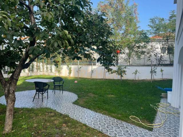 Tirane, shes Vile 4+1+A+BLK Kati 0, 360 m² 320.000 Euro