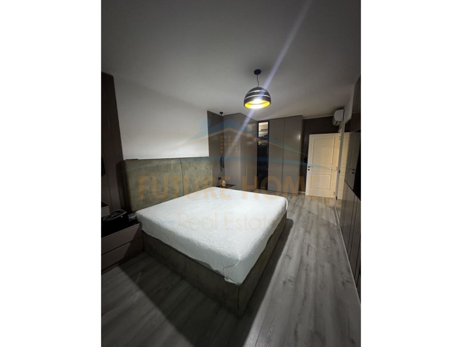 Tirane, shes apartament 2+1+Ballkon Kati 4, 112 m² 240.000 € (rruga teodor keko)