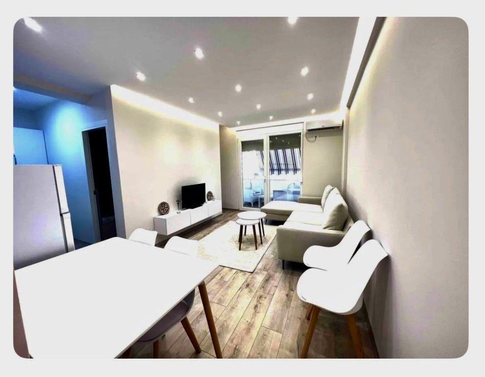 Tirane, shitet apartament 1+1+Aneks+Ballkon Kati 2, 54 m² 135.000 € (Pazari i Ri afer Optika Roma)