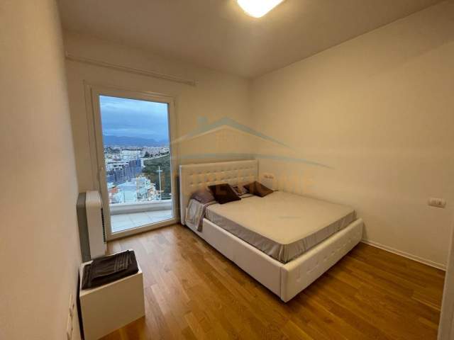 Tirane, jepet me qera apartament 2+1+BLK Kati 6, 109 m² 650 Euro (Kopshti Botanik)