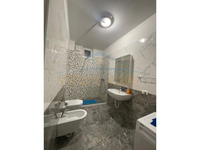 Tirane, jepet me qera apartament 2+1+BLK Kati 6, 109 m² 650 Euro (Kopshti Botanik)