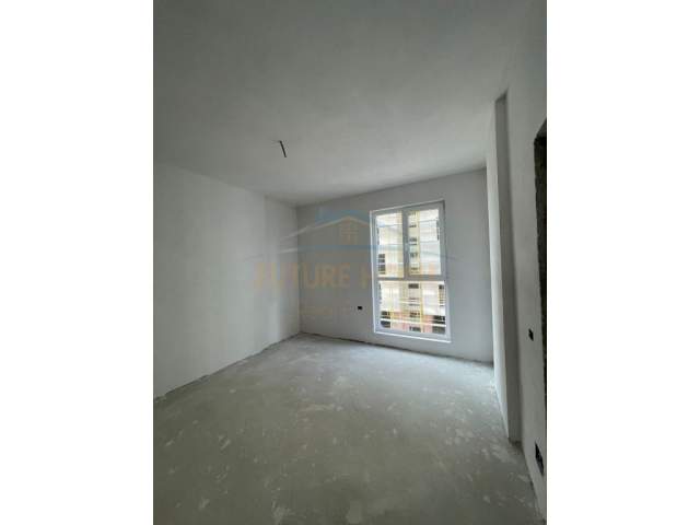 Tirane, shitet apartament 3+1+BLK Kati 2, 96.000 Euro (Univers City)
