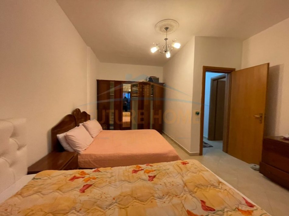 Tirane, shitet apartament ne plazh 2+1+Ballkon Kati 3, 93 m² 85.000 € (Golem)