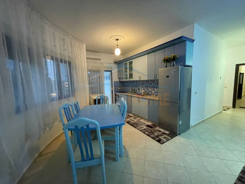 Tirane, shitet apartament ne plazh 2+1+Ballkon Kati 3, 93 m² 85.000 € (Golem)