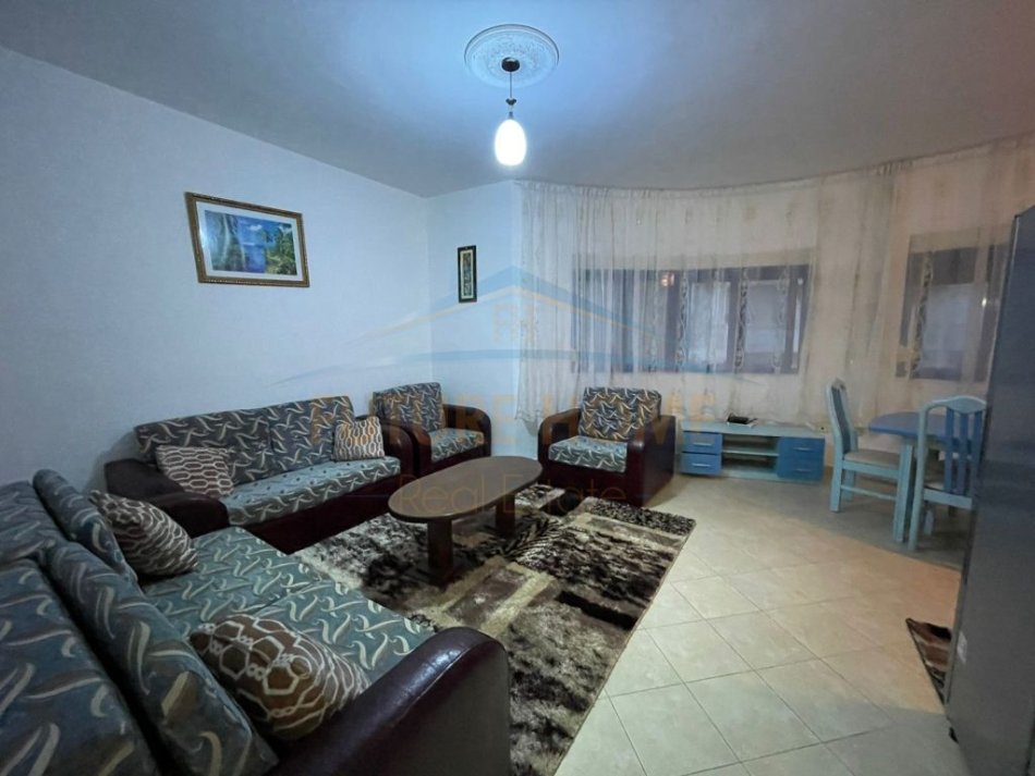 Tirane, shitet apartament ne plazh 2+1+Ballkon Kati 3, 93 m² 85.000 € (Golem)
