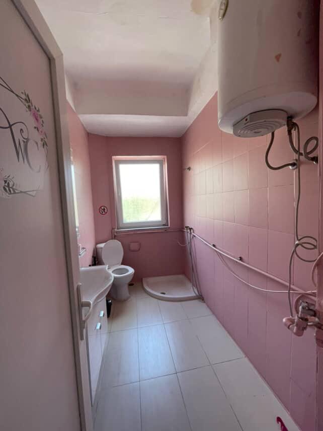 Tirane, jepet me qera zyre Kati 2, 70 m² 700 € (21 Dhjetori , Rruga e Kavajes)