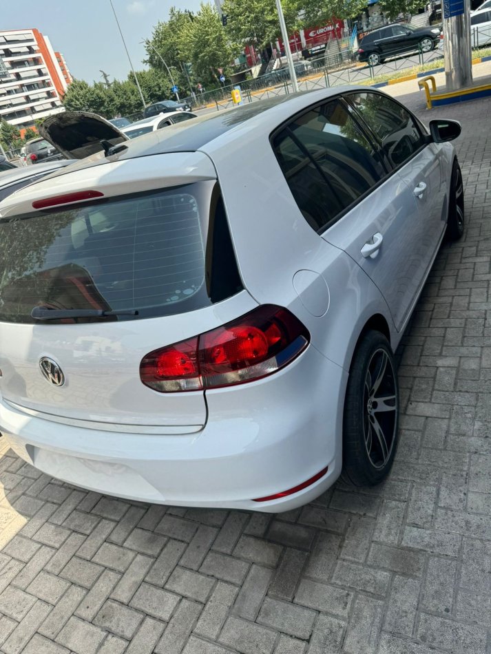 Tirane, 7900€ shes makine golf 6 Benzin plus gaz, me letra, e bardhë 185 km