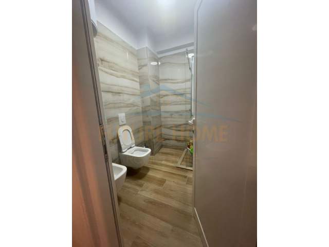 Tirane, jepet me qera apartament Kati 5, 120 m² 700 Euro