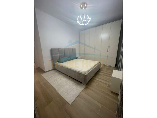 Tirane, jepet me qera apartament Kati 5, 120 m² 700 Euro