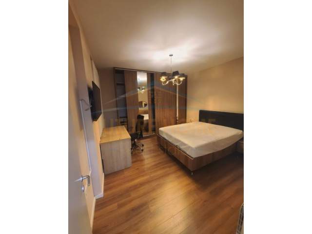 Tirane, jepet me qera apartament Kati 1, 120 m² 1.000 Euro