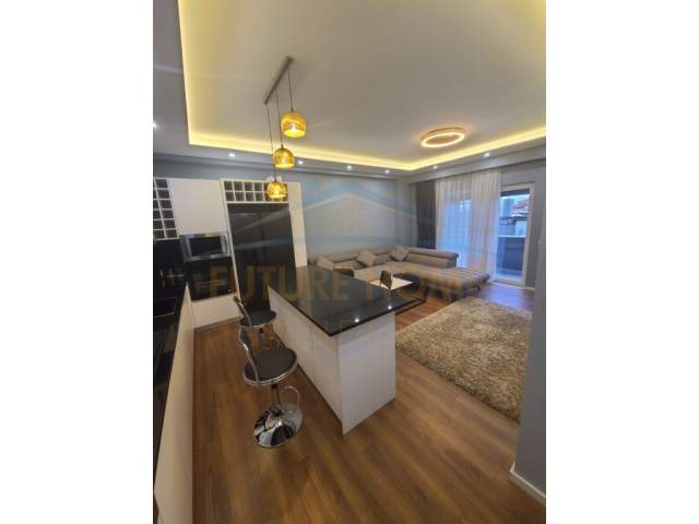 Tirane, jepet me qera apartament Kati 1, 120 m² 1.000 Euro