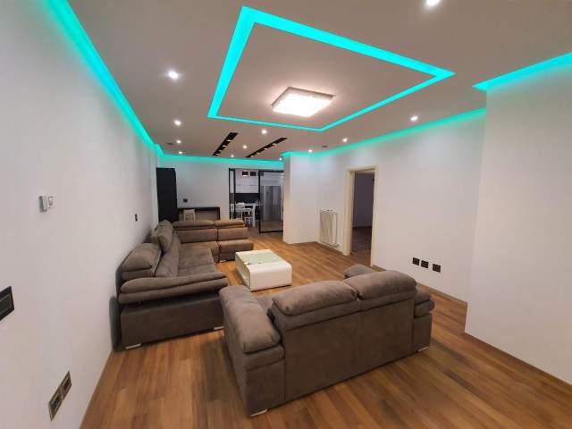 OKAZION Durres, shes APARTAMENT  3+1+BLK Kati 3, 155.000 Euro (DURRES PRANE PORTIT)