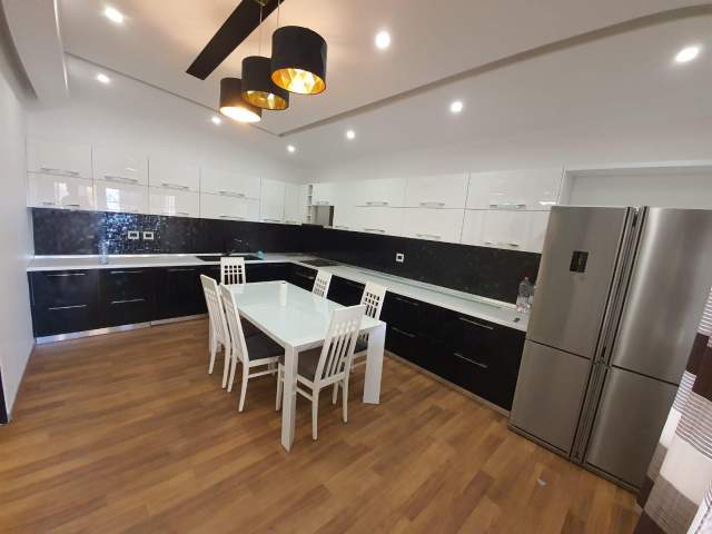 OKAZION Durres, shes APARTAMENT  3+1+BLK Kati 3, 155.000 Euro (DURRES PRANE PORTIT)