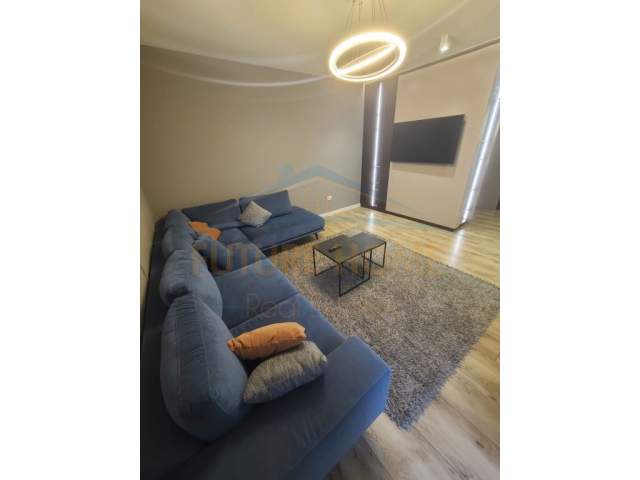 Tirane, jepet me qera apartament Kati 5, 96 m² 1.000 Euro (Quartum residence)