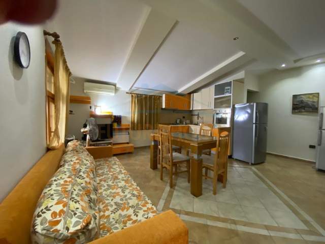 Tirane, jepet me qera apartament Kati 2, 140 m² 450 Euro (Todi Shkurti)