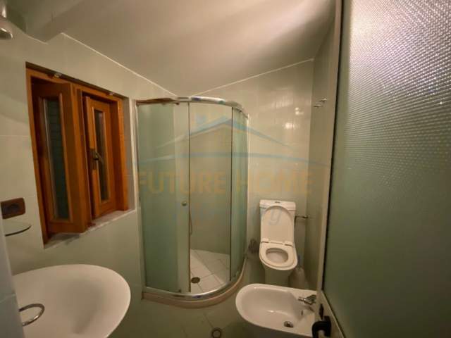 Tirane, jepet me qera apartament Kati 2, 140 m² 450 Euro (Todi Shkurti)