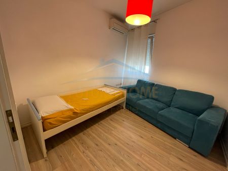 Tirane, jepet me qera apartament 2+1+BLK Kati 6, 80 m² 650 Euro (Rruga e Kavajes)