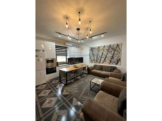 Tirane, jepet me qera apartament 3+1+A+BLK Kati 2, 120 m² 800 Euro