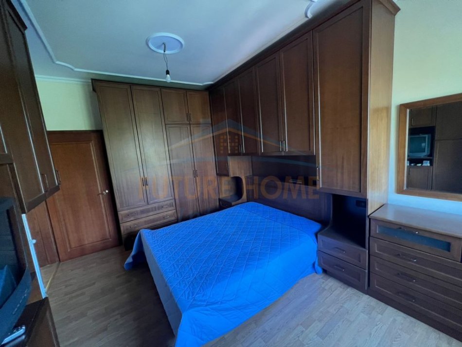 Tirane,Qera, Duplex për Zyra, Blloku, Tiranë.  116 m² 1.000 € (Blloku)