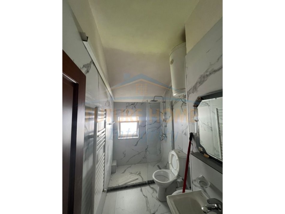 Tirane,Qera, Duplex për Zyra, Blloku, Tiranë.  116 m² 1.000 € (Blloku)