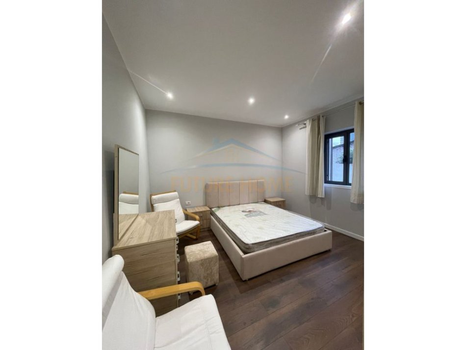 Tirane, jepet me qera apartament 1+1+Aneks+Ballkon Kati 0, 57 m² 590 € (Myslym Shyri)