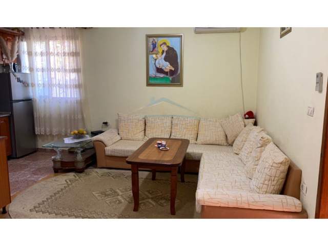 Tirane, jepet me qera apartament Kati 1, 87 m² 420 Euro